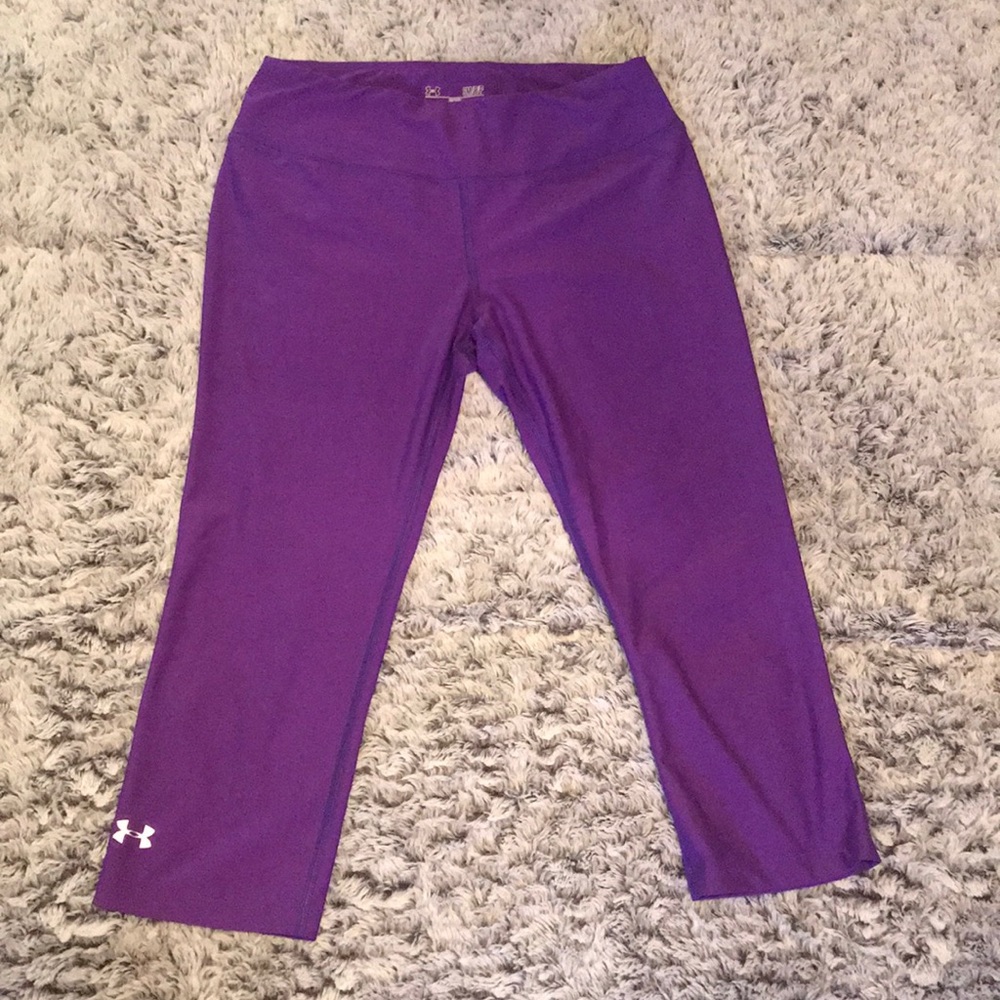 Purple Under Armour crop leggings 🔥